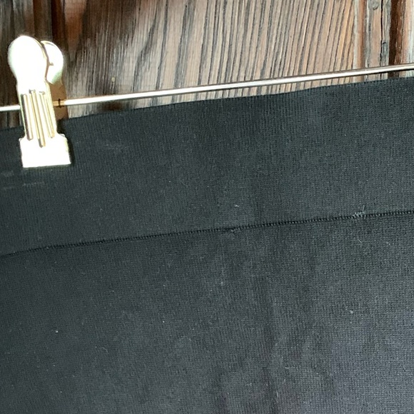 BCBG black knit skirt - size Large - Picture 7 of 7